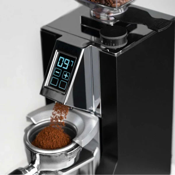 The Eureka Mignon Libra GbW grinder in black