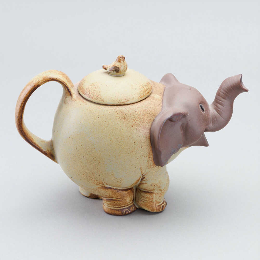 Kashiwa Craft Elephant Teapot - HANDMADE IN JAPAN