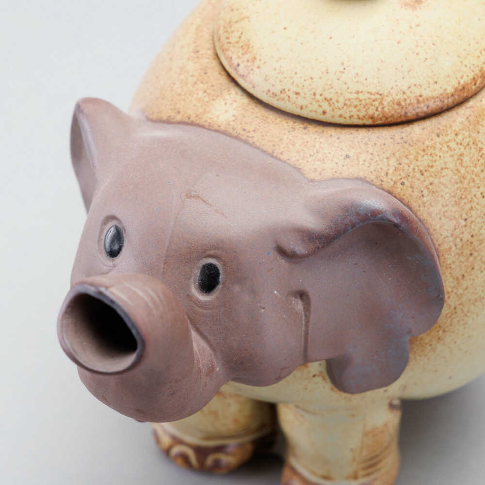 Kashiwa Craft Elephant Teapot - HANDMADE IN JAPAN